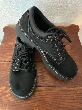 Black Skechers lug sole suede shoes